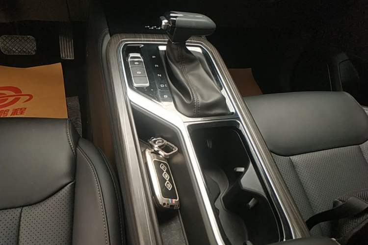 Used Wuling Jiachen 2022 1.5T CVT Smart Luxury Version Gear Lever