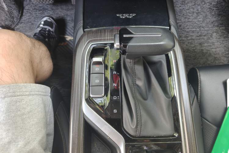Used Wuling Jiachen 2022 1.5T CVT Smart Luxury Version Gear Lever