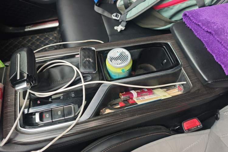 Used Wuling Jiachen 2022 1.5T CVT Smart Luxury Version Gear Lever