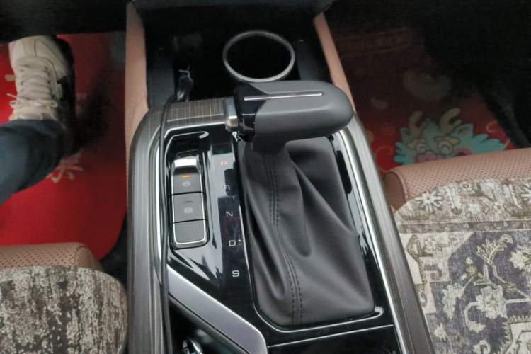 Used Wuling Jiachen 2022 1.5T CVT Smart Luxury Version Gear Lever