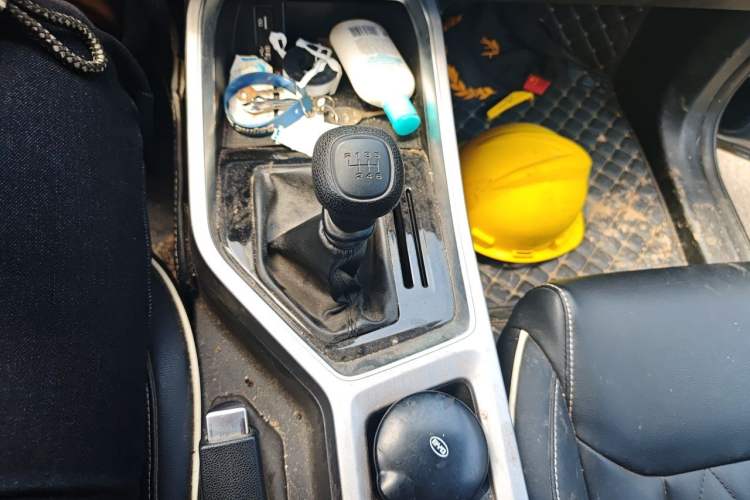 Used Wuling Jiachen 2022 1.5L Manual Enjoyment Elite Model Gear Lever
