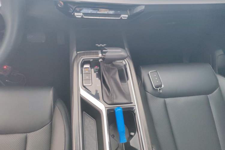 Used Wuling Jiachen 2022 1.5T CVT Smart Luxury Version Gear Lever