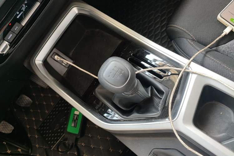 Used Wuling Jiachen 2022 1.5L Manual Enjoyment Elite Model Gear Lever