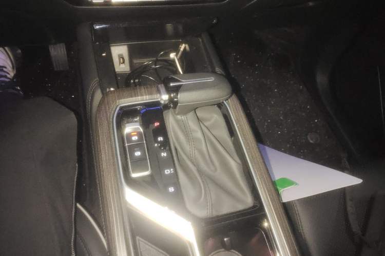 Used Wuling Jiachen 2022 1.5T CVT Deluxe Flagship Edition Gear Lever