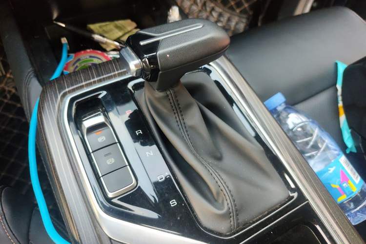Used Wuling Jiachen 2022 1.5T CVT Smart Luxury Version Gear Lever