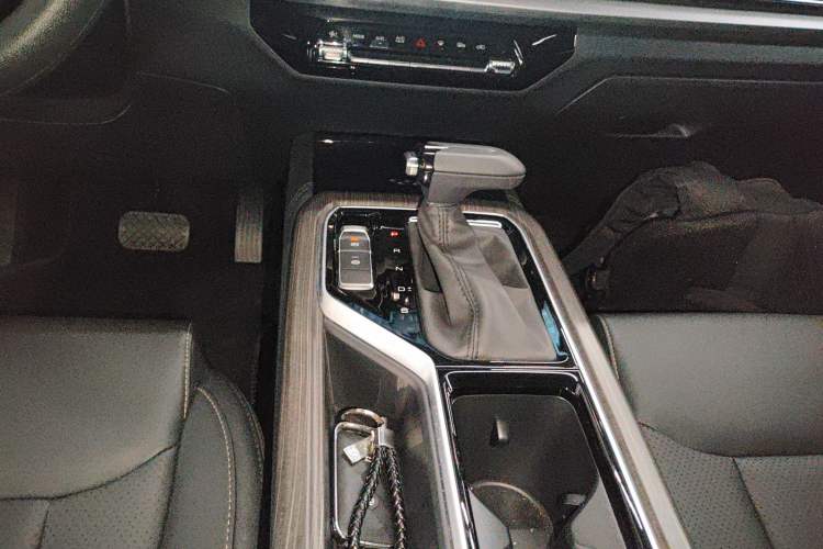 Used Wuling Jiachen 2022 1.5T CVT Smart Luxury Version Gear Lever