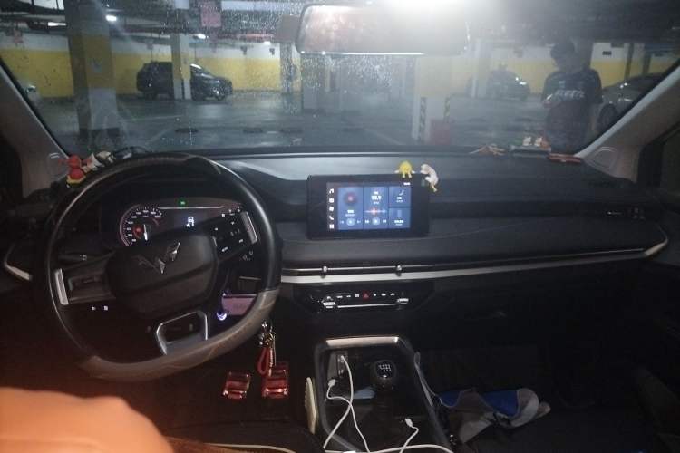 Used Wuling Jiachen 2022 1.5L Manual Comfort Edition Headliner