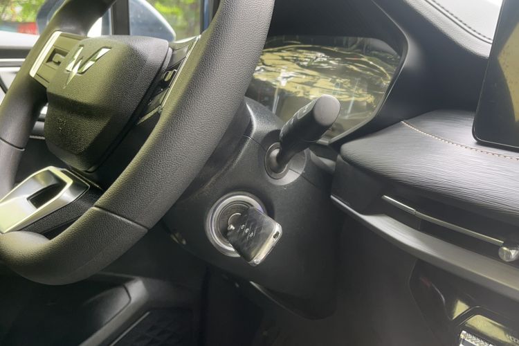 Used Wuling Jiachen 2022 1.5T Manual Light Enjoyment Dynamic Version Interior 1