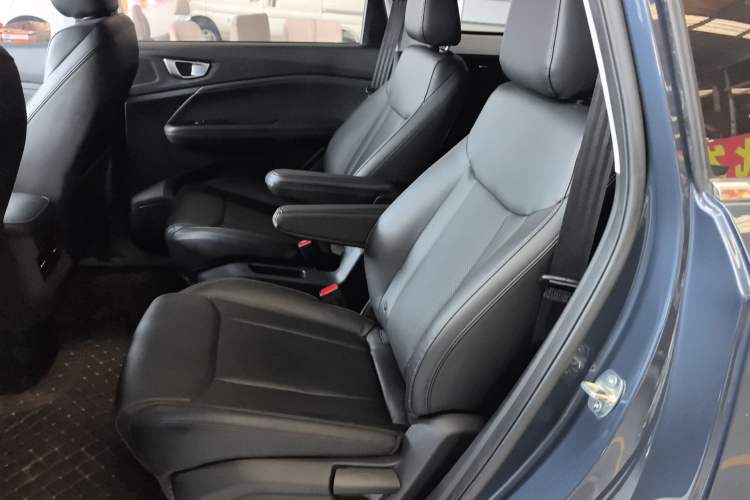 Used Wuling Jiachen 2022 1.5L Manual Comfort Edition Interior 1