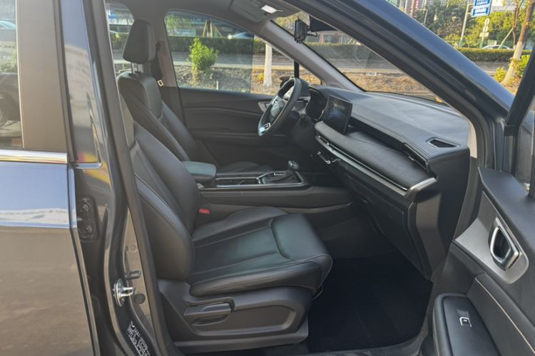 Used Wuling Jiachen 2022 1.5T CVT Smart Luxury Version Interior 1
