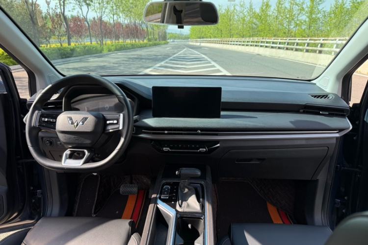 Used Wuling Jiachen 2022 1.5T CVT Smart Luxury Version Interior 1