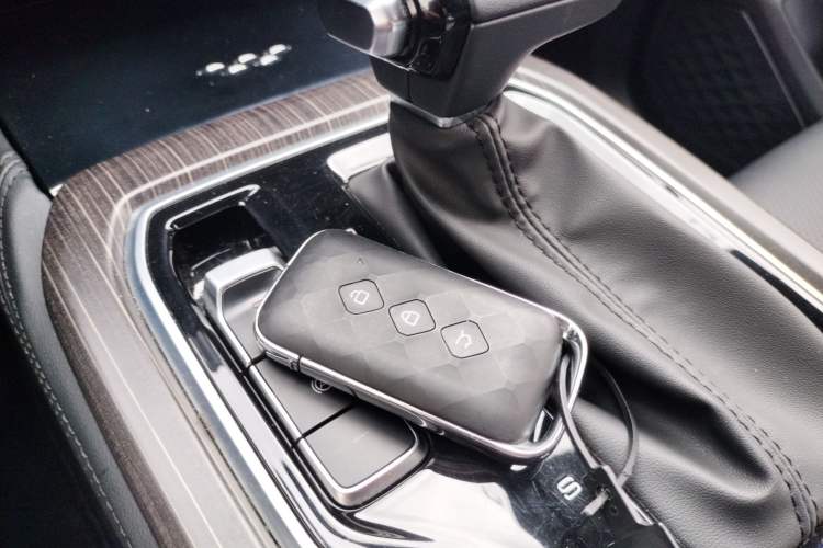 Used Wuling Jiachen 2022 1.5T CVT Deluxe Flagship Edition Interior 1