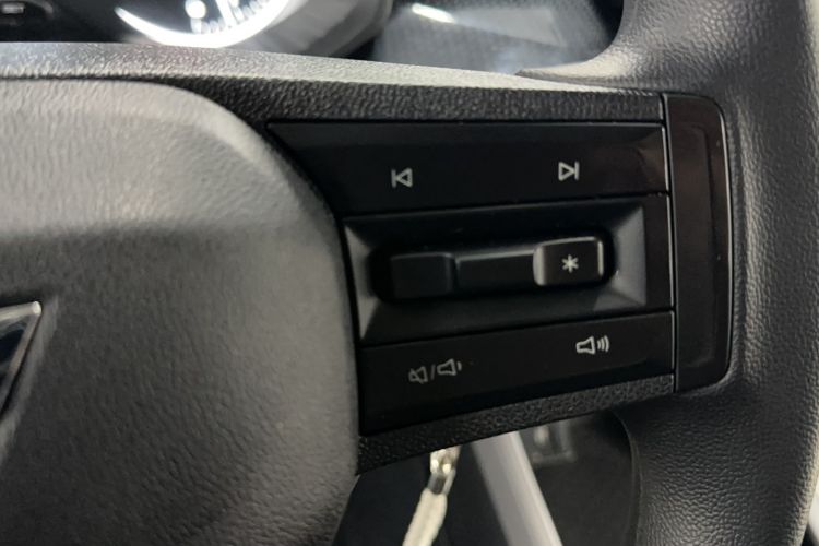 Used Wuling Jiachen 2022 1.5L Manual Enjoyment Elite Model Interior 13