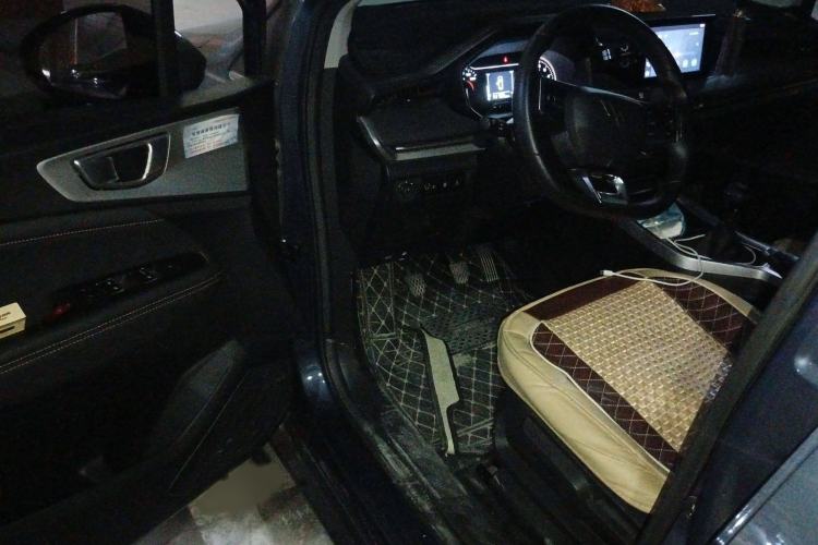 Used Wuling Jiachen 2022 1.5T Manual Comfort & Dynamic Version Interior 3
