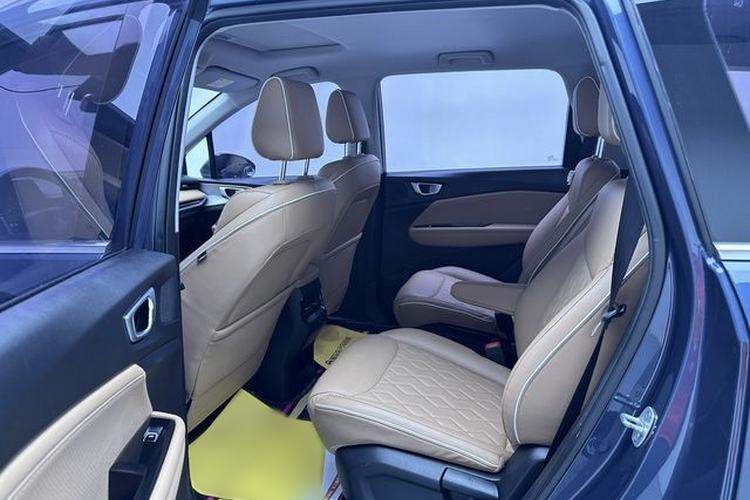 Used Wuling Jiachen 2022 1.5T CVT Deluxe Flagship Edition Interior 4