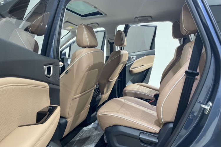 Used Wuling Jiachen 2022 1.5T CVT Deluxe Flagship Edition Interior 4