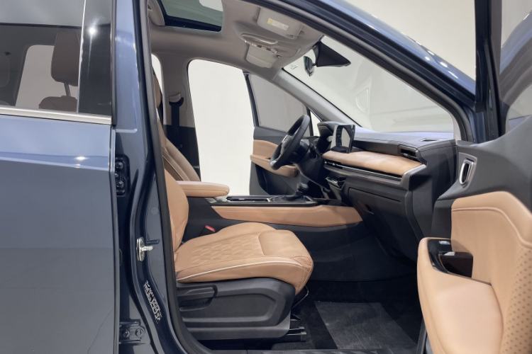 Used Wuling Jiachen 2022 1.5T CVT Deluxe Flagship Edition Interior 5