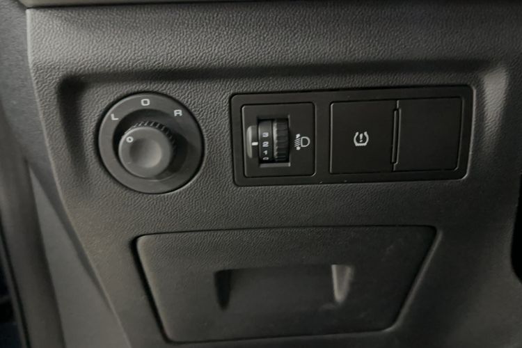 Used Wuling Jiachen 2022 1.5L Manual Enjoyment Elite Model Interior 6