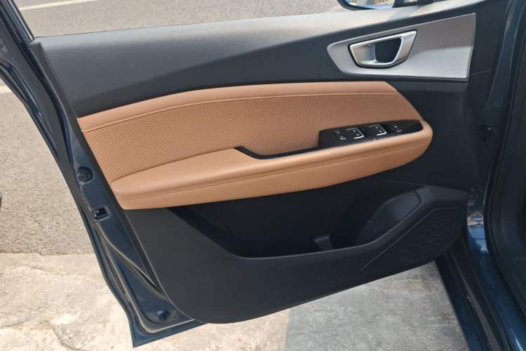 Used Wuling Jiachen 2022 1.5T CVT Deluxe Flagship Edition Left Front Door Interior
