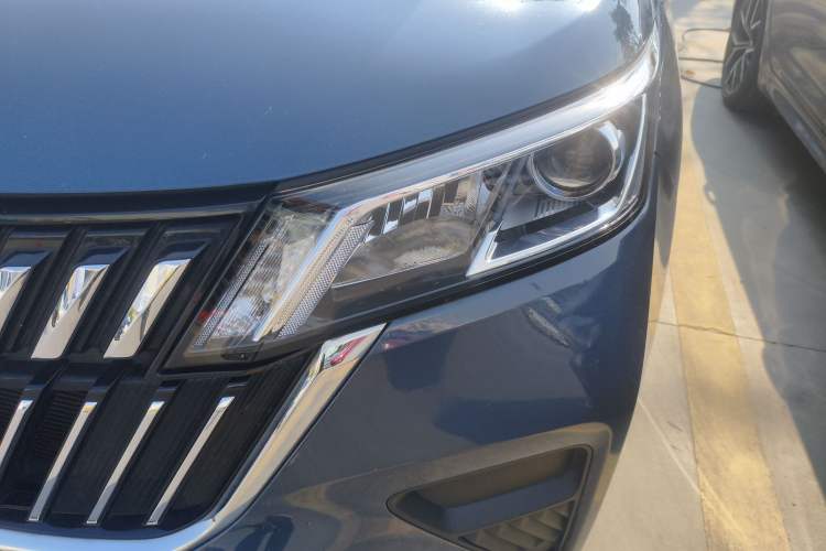 Used Wuling Jiachen 2022 1.5L Manual Comfort Edition Left Front Headlight