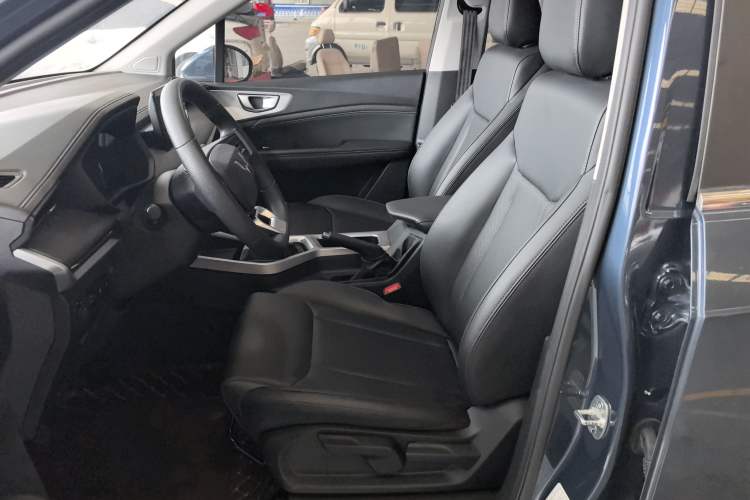 Used Wuling Jiachen 2022 1.5L Manual Comfort Edition Left Front Seat