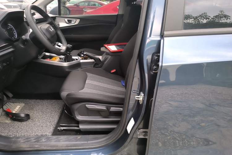 Used Wuling Jiachen 2022 1.5L Manual Enjoyment Elite Model Left Front Seat