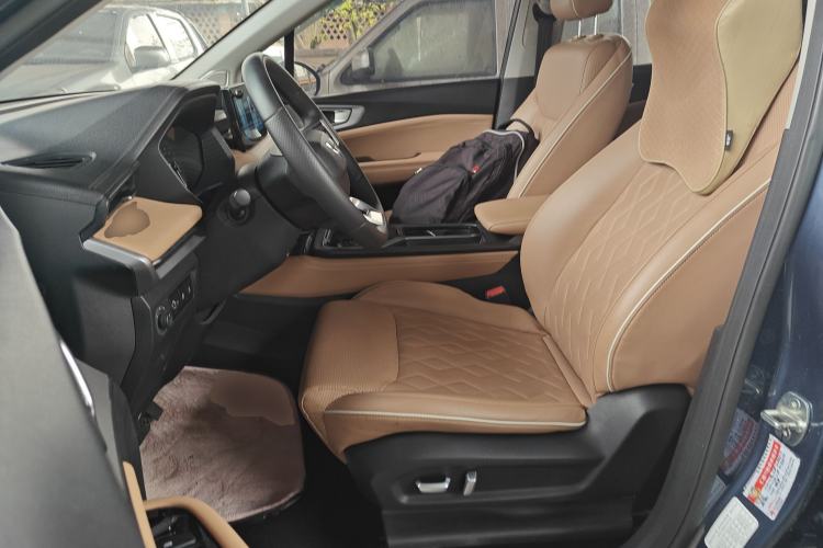 Used Wuling Jiachen 2022 1.5T CVT Deluxe Flagship Edition Left Front Seat