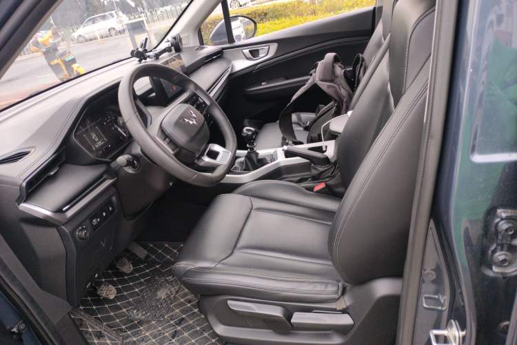 Used Wuling Jiachen 2022 1.5T Manual Comfort & Dynamic Version Left Front Seat