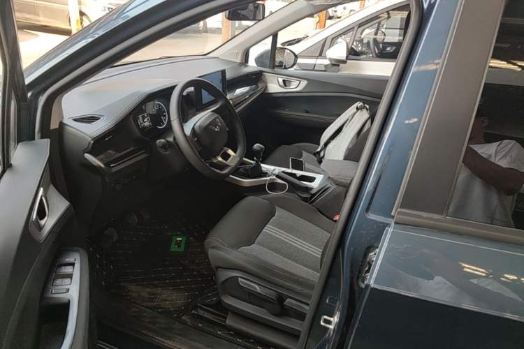 Used Wuling Jiachen 2022 1.5L Manual Enjoyment Elite Model Left Front Seat