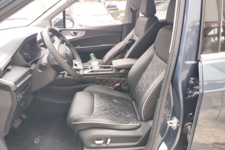 Used Wuling Jiachen 2022 1.5T CVT Deluxe Flagship Edition Left Front Seat