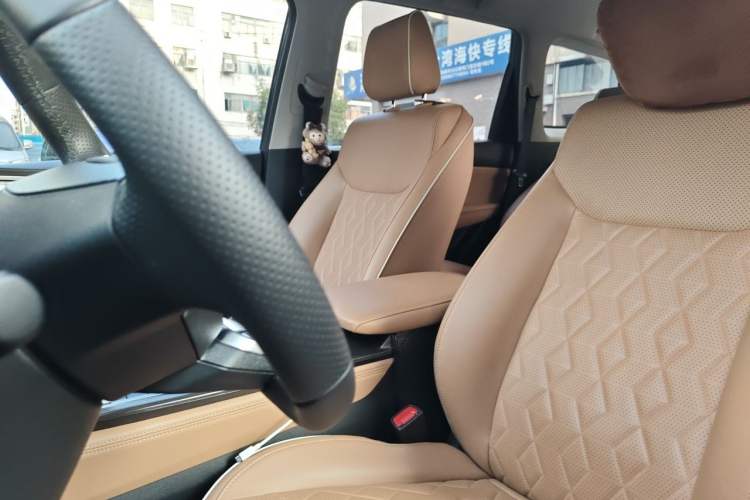 Used Wuling Jiachen 2022 1.5T CVT Deluxe Flagship Edition Left Front Seat