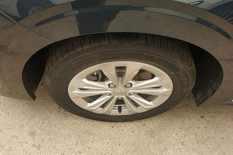 Used Wuling Jiachen 2022 1.5T CVT Smart Luxury Version Left Front Wheel Hub