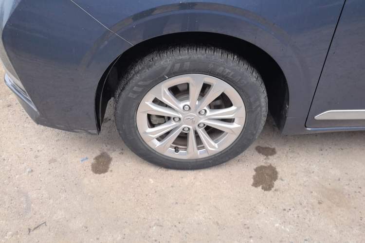 Used Wuling Jiachen 2022 1.5T CVT Smart Luxury Version Left Front Wheel Hub