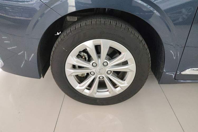 Used Wuling Jiachen 2022 1.5T CVT Smart Luxury Version Left Front Wheel Hub