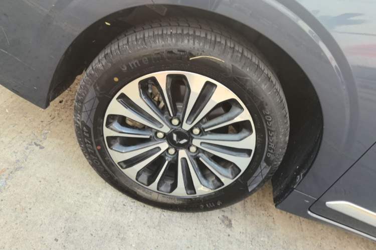 Used Wuling Jiachen 2022 1.5T CVT Deluxe Flagship Edition Left Front Wheel Hub