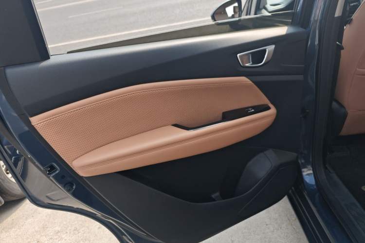 Used Wuling Jiachen 2022 1.5T CVT Deluxe Flagship Edition Left Rear Door Interior