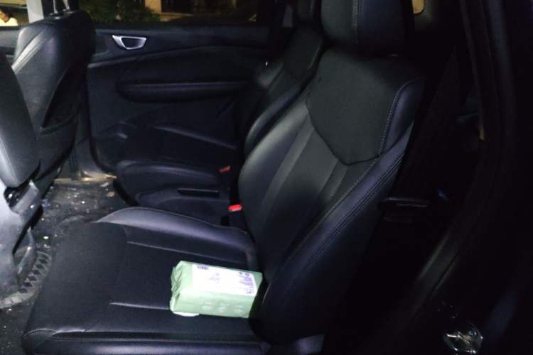 Used Wuling Jiachen 2022 1.5T CVT Smart Luxury Version Left Rear Seat