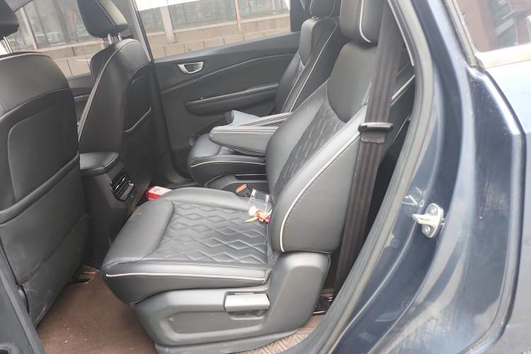 Used Wuling Jiachen 2022 1.5T CVT Deluxe Flagship Edition Left Rear Seat