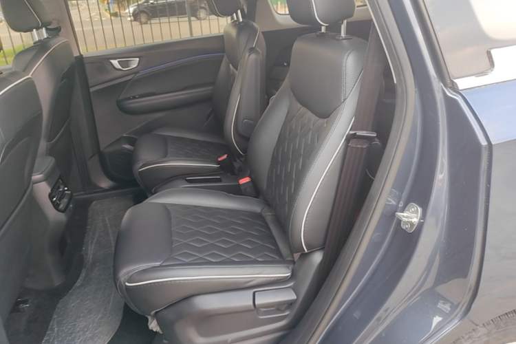 Used Wuling Jiachen 2022 1.5T CVT Deluxe Flagship Edition Left Rear Seat