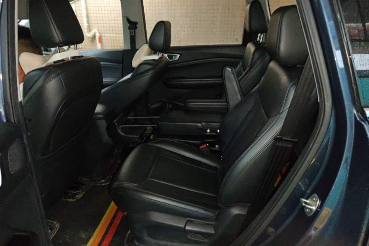 Used Wuling Jiachen 2022 1.5T CVT Smart Luxury Version Left Rear Seat