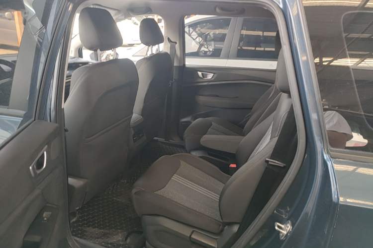 Used Wuling Jiachen 2022 1.5L Manual Enjoyment Elite Model Left Rear Seat