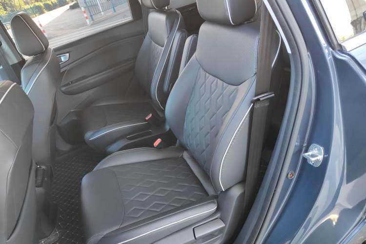 Used Wuling Jiachen 2022 1.5T CVT Deluxe Flagship Edition Left Rear Seat