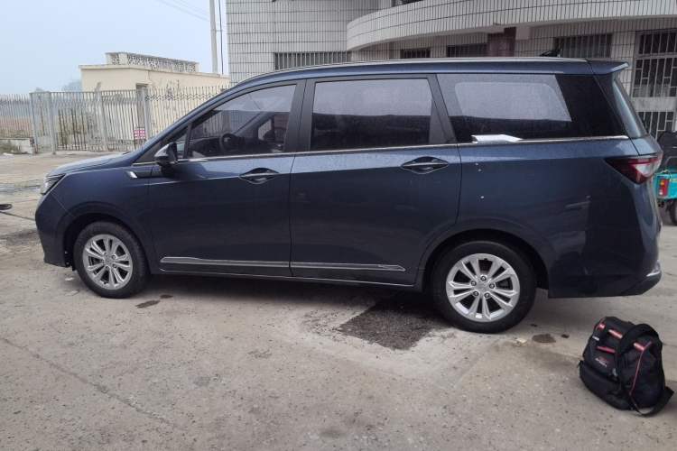 Used Wuling Jiachen 2022 1.5T CVT Smart Luxury Version Left Side