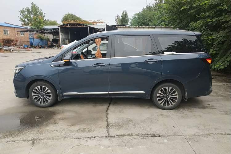 Used Wuling Jiachen 2022 1.5T CVT Deluxe Flagship Edition Left Side