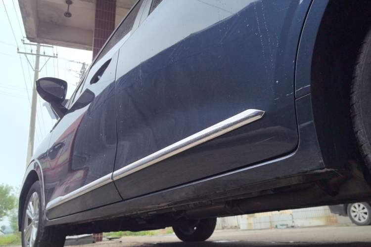 Used Wuling Jiachen 2022 1.5T CVT Smart Luxury Version Left Side Sill