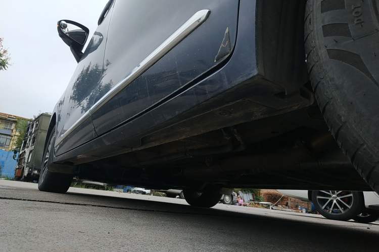 Used Wuling Jiachen 2022 1.5T CVT Deluxe Flagship Edition Left Side Sill
