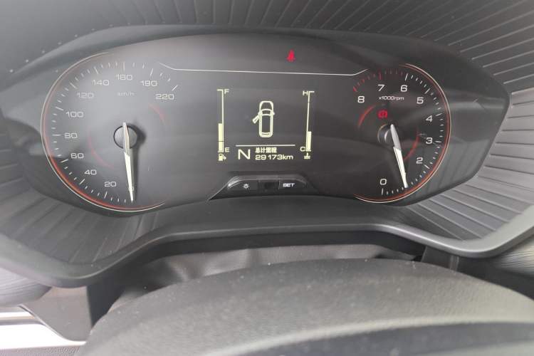 Used Wuling Jiachen 2022 1.5T Manual Comfort & Dynamic Version Odometer Close Up