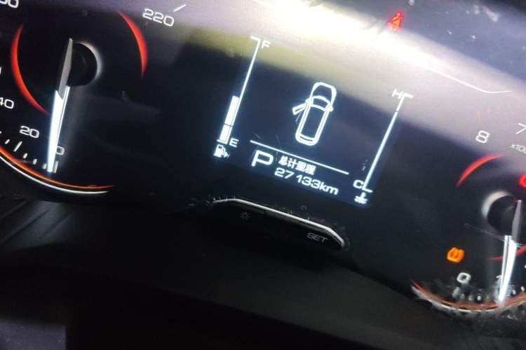 Used Wuling Jiachen 2022 1.5T CVT Smart Luxury Version Odometer Close Up