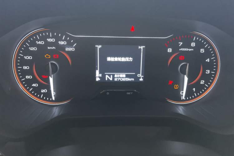 Used Wuling Jiachen 2022 1.5L Manual Comfort Edition Odometer Close Up
