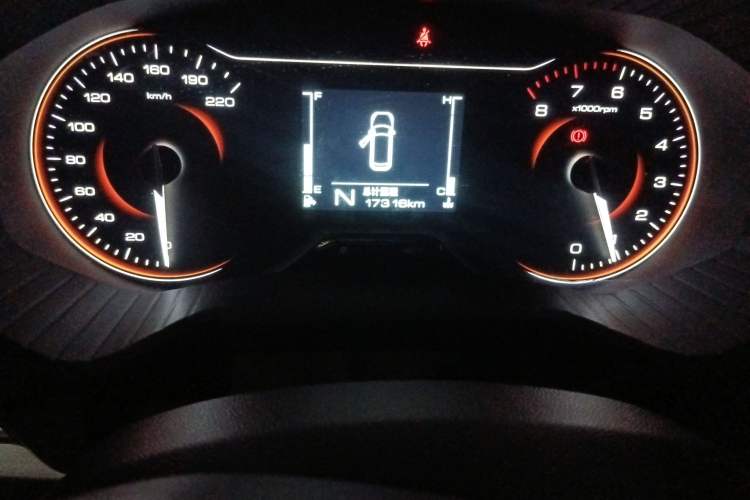 Used Wuling Jiachen 2022 1.5T Manual Comfort & Dynamic Version Odometer Close Up